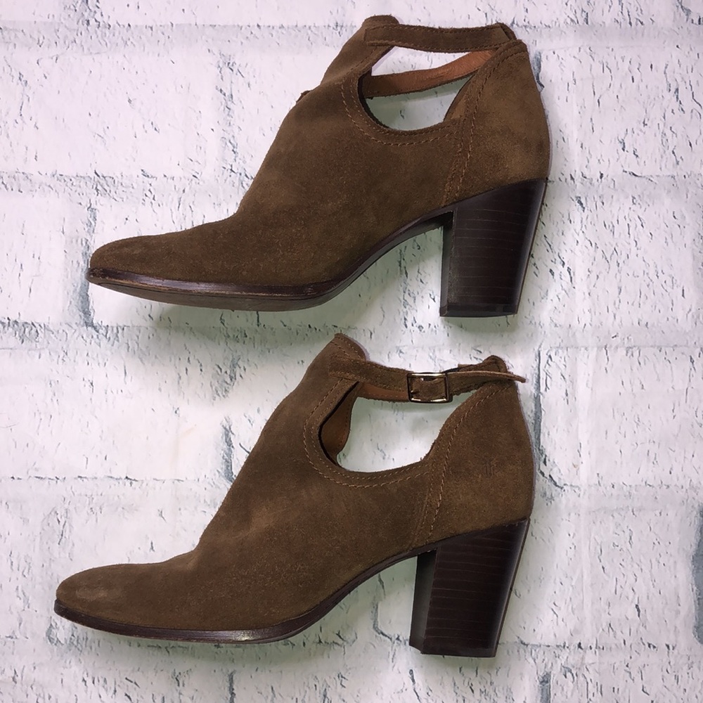 🔹Frye Open Side Suede Buckle Booties